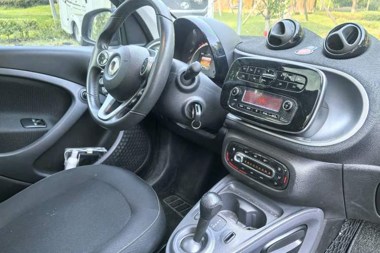 Used smart forfour 2018 1.0L 52kW Passion Edition