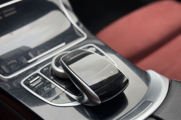 Used Mercedes-Benz C-Class 2017 C 200 Sport Edition Interior 4