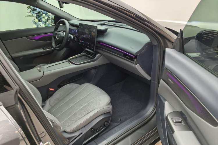 Used Lynk & Co 07 2024 EM-P 126 Long-Range Ultra
