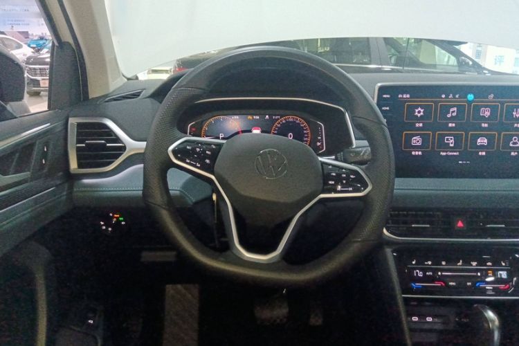 Used Volkswagen Tharu 2023 300TSI Two-Wheel-Drive Moon Luxury Edition