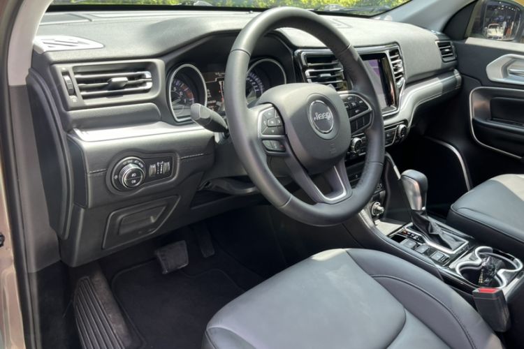 Used Jeep Grand Commander 2018 2.0T Four-Wheel Drive Premium Edition
