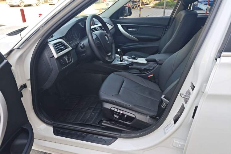Used BMW 3 Series 2014 320Li Fashion Model