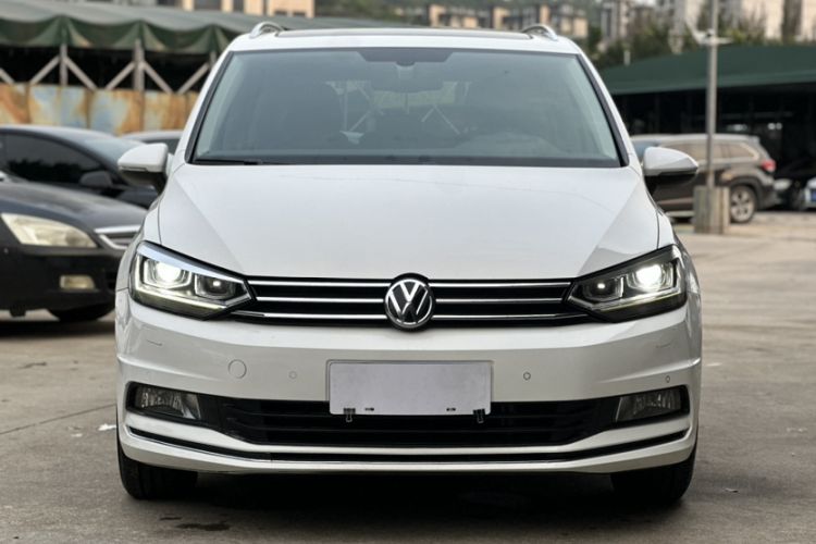 Used Volkswagen Touran 2016 Volkswagen Touran L 280TSI DSG Comfort Edition Exterior 2