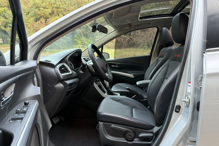 Used Suzuki S-Cross 2014 1.6L CVT Four-Wheel Drive Luxury Version
