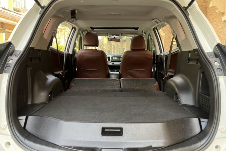 Used Toyota RAV4 2016 2.0L CVT Two-Wheel Drive Fashion Edition China V Standard