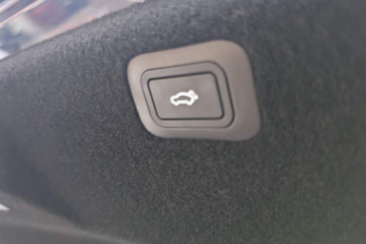 Used Geely Galaxy Galaxy 8 2025 130km EM-P Exploration Edition
