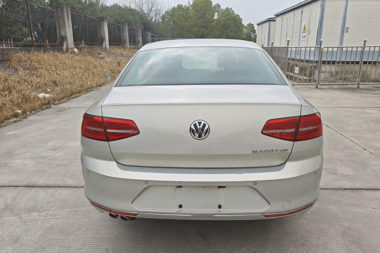 Used Volkswagen Magotan 2017 330TSI DSG Leading Model
