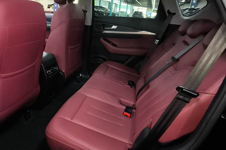 Used JETOUR X70 2024 1.5T DCT Glory PRO 5-Seater
