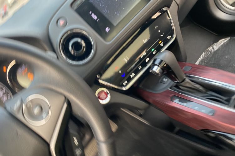 Used Honda XR-V 2015 1.8L VTi CVT Luxury Edition Interior 4