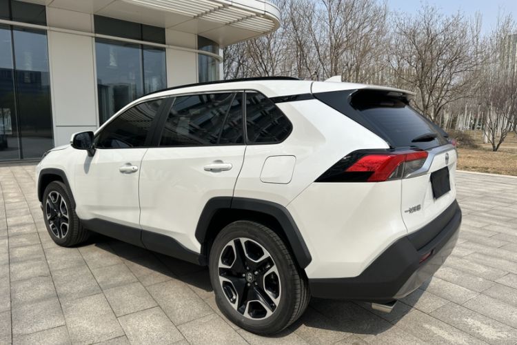 Used Toyota RAV4 2021 2.0L CVT Four-Wheel Drive Premium Edition Roof