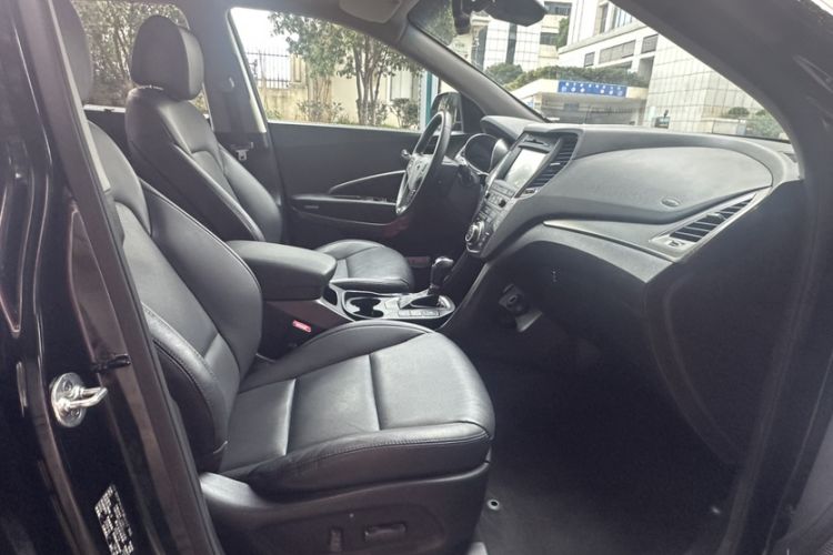 Used Hyundai Grand SantaFe 2017 3.0L 7-seat Four-Wheel-Drive Flagship Edition
