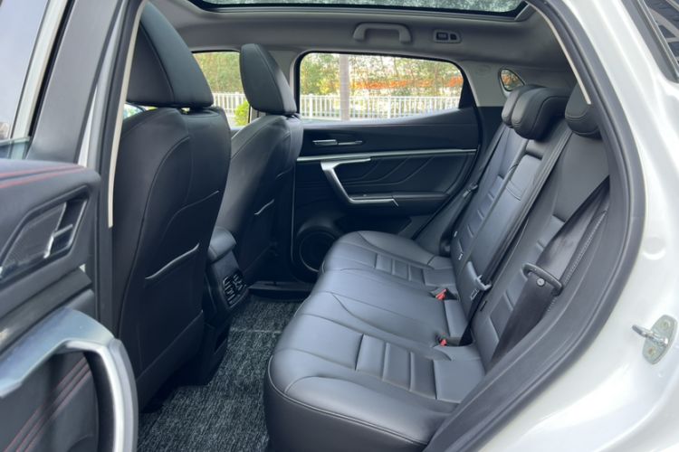 Used Wey VV5 2019 1.5T Two-Wheel Drive Smart Pioneer
