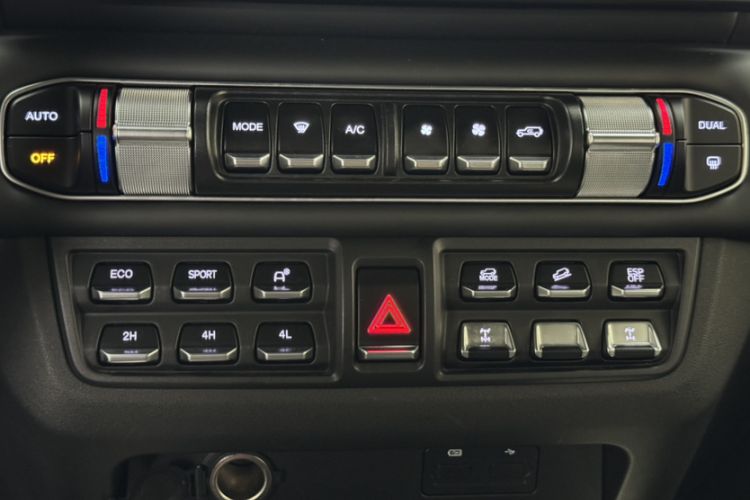 Used 212 T01 2025 2.0T Changfeng
