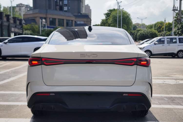 Used BYD Seal 06 New Energy 2025 DM-i Smart Drive 80KM Luxury Model
