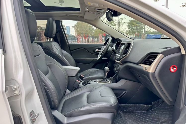 Used Jeep Cherokee 2017 2.4L Professional Smart Edition