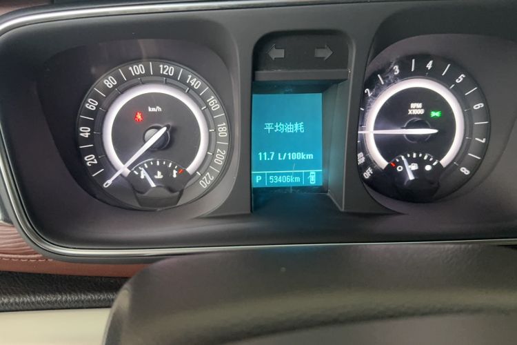 Used Buick GL8 2018 28T Luxury Model China VI Standard Odometer Close Up