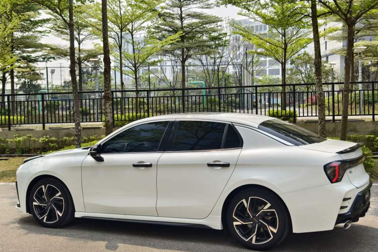 Used Lynk & Co 03 2023 1.5TD DCT JingPro Exterior 4