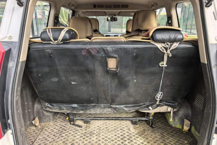 Used Wuling Hongguang 2014 1.5L S Standard Version Interior 4