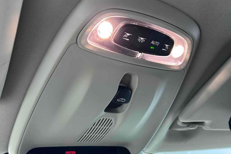 Used Volvo V40 2013 2.0T Zhiya Edition