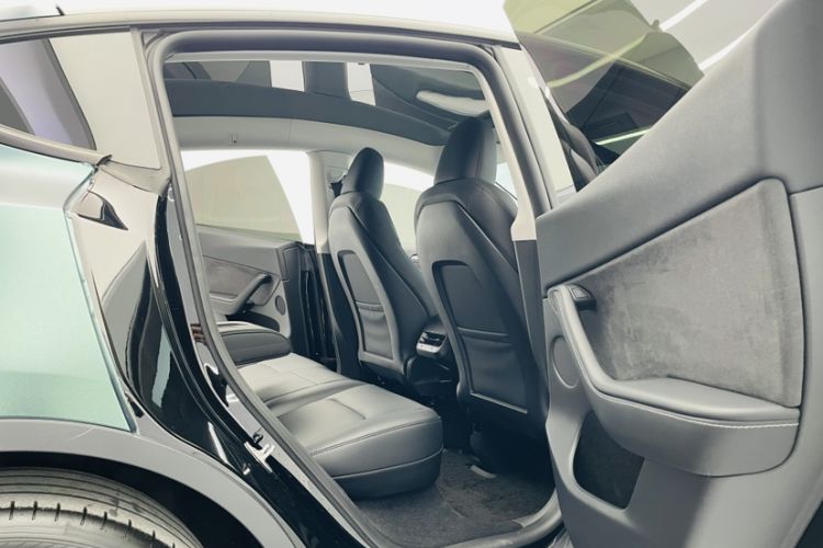 Used Tesla Model Y 2023 Rear-Wheel-Drive Version
