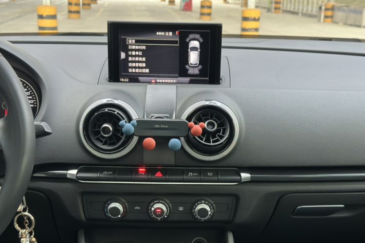 Used Audi A3 2020 Sportback 35 TFSI Fashion Edition China VI Emission Standard Interior 4