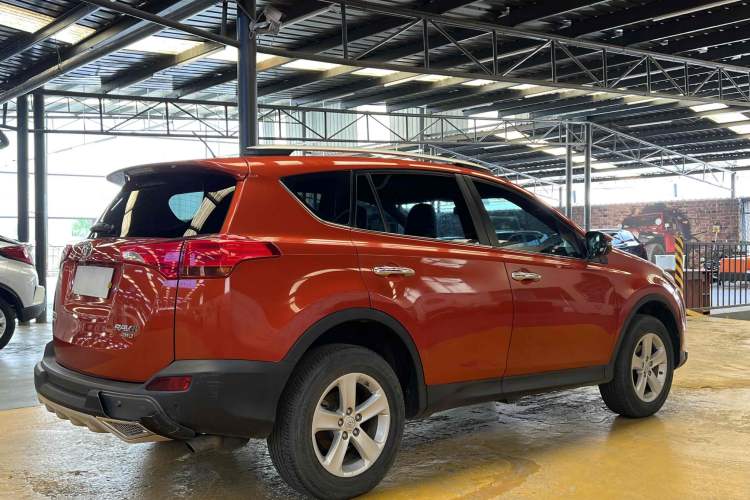 Used Toyota RAV4 2013 2.0L CVT Four-Wheel Drive New Edition