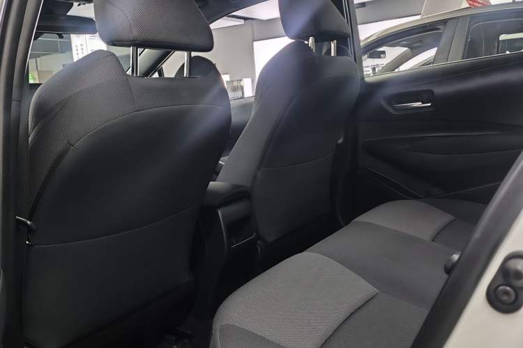 Used Toyota Levin 2019 185T CVT Luxury Edition China VI Standard Interior 3