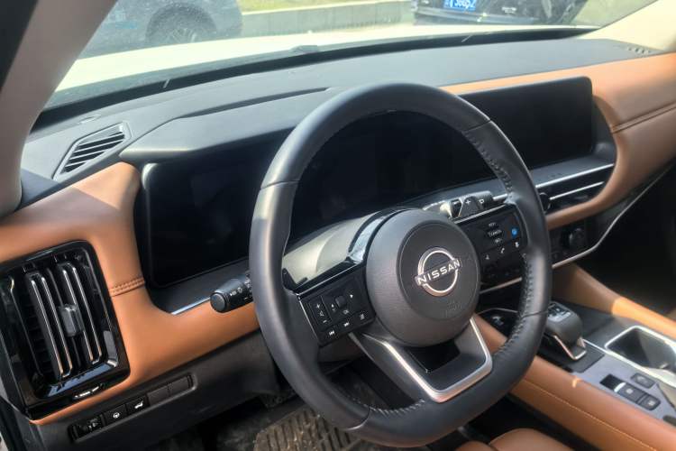 Used Nissan Pathfinder 2024 380 VC-TURBO Four-Wheel Drive Intelligent Driving Version 6 Seats Steering Wheel