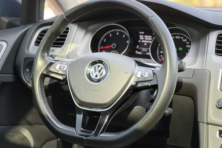 Used Volkswagen Golf 2015 1.4TSI Comfort Travel Edition