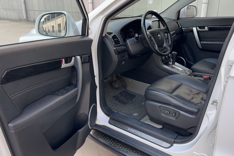 Used Chevrolet Captiva 2014 2.4L 4x4 Flagship Edition 7 Seats