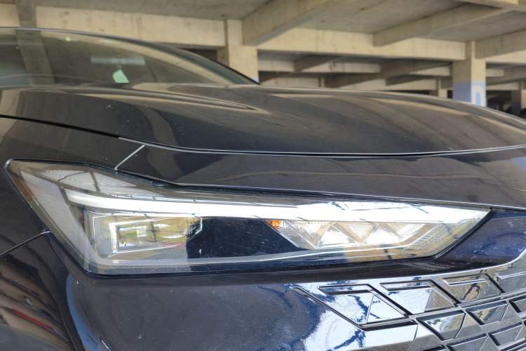 Used CHANGAN UNI-V 2022 2.0T Leading-Speed Edition
