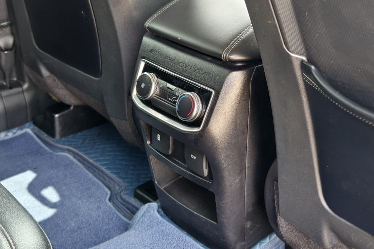 Used Ford Explorer 2020 EcoBoost 285 4x4 Trend Edition 7-Seater Interior 6