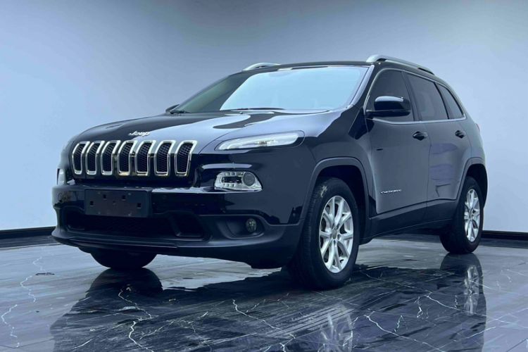 Used Jeep Cherokee 2016 2.0L Superior Edition