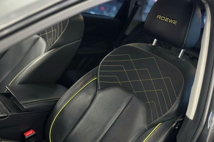 Used Roewe RX5 2021 PLUS 330TGI Automatic National Trend Intelligent Deluxe Edition Interior 3
