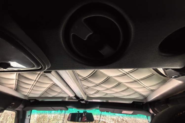 Used BAIC Off-Road BJ40 2016 40L 2.3T Manual All-Wheel Drive Prestige Edition Headliner