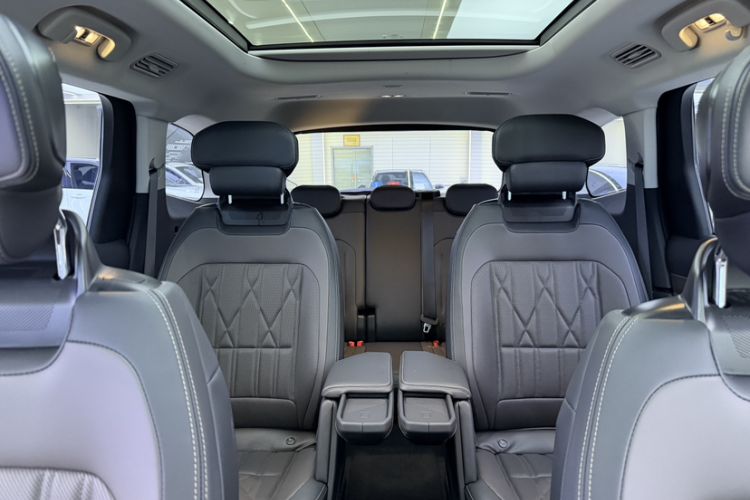 Used Ford Edge 2025 Ford Explorer L 2.0T EcoBoost Four-Wheel Drive 7-Seater Supreme Model Interior 4