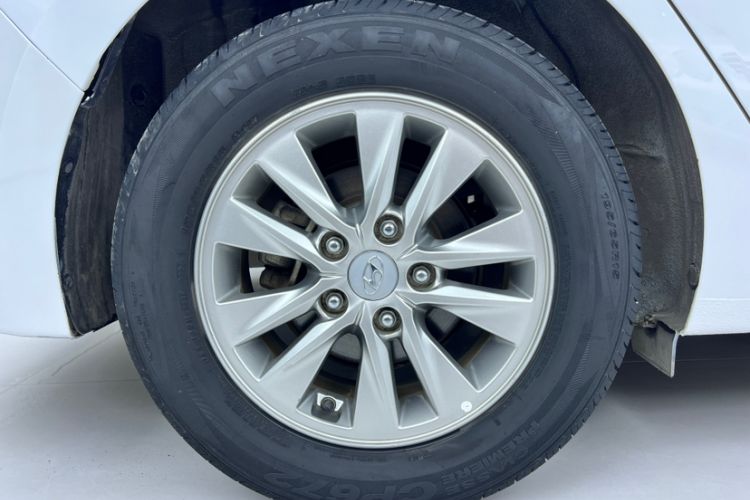 Used Hyundai Celesta 2017 1.6L Automatic Enjoyment Version GLS Exterior 4