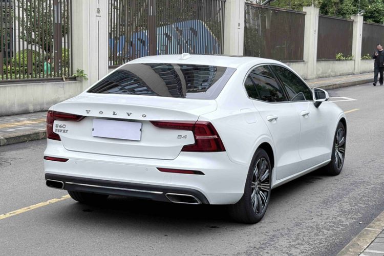 Used Volvo S60 2022 B4 Zhiyuan Luxury Edition Exterior 6