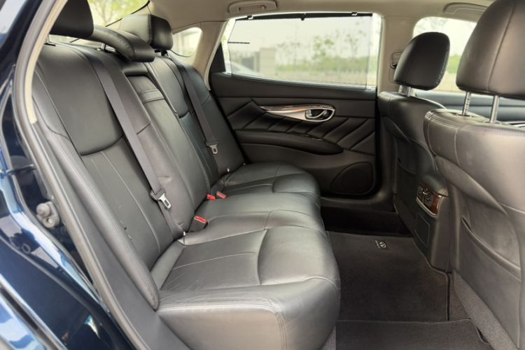 Used Infiniti Q70 2015 Q70L 2.5L Enjoyment Edition Interior 7