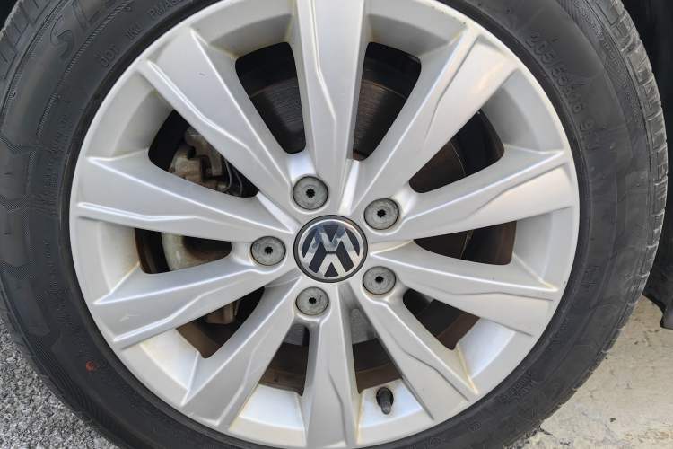 Used Volkswagen Sagitar 2014 Revised Version 1.4TSI Automatic Luxury Edition
