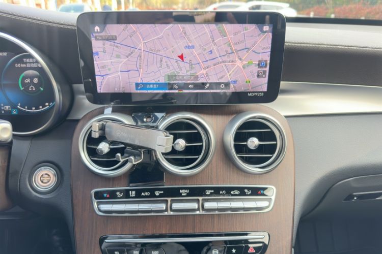 Used Mercedes-Benz GLC 2021 GLC 300 L 4MATIC Dynamic Model Interior 3