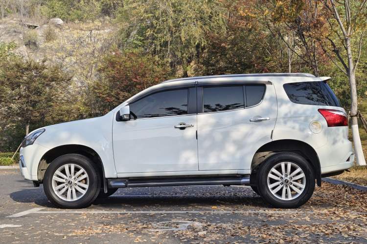 Used Isuzu mu-X 2018 1.9T Automatic Two-Wheel Drive Jingyue Edition 5 Seats
