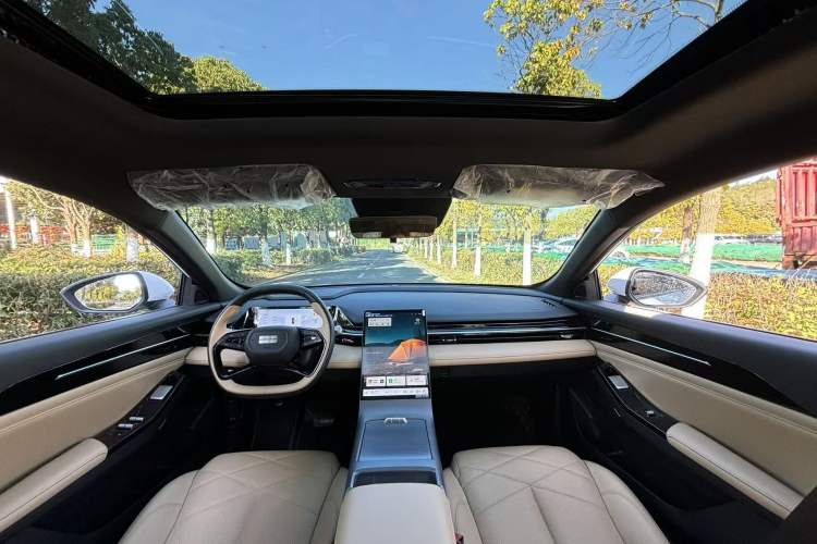 Used Geely Galaxy L6 2024 125km PLUS Dragon Edition