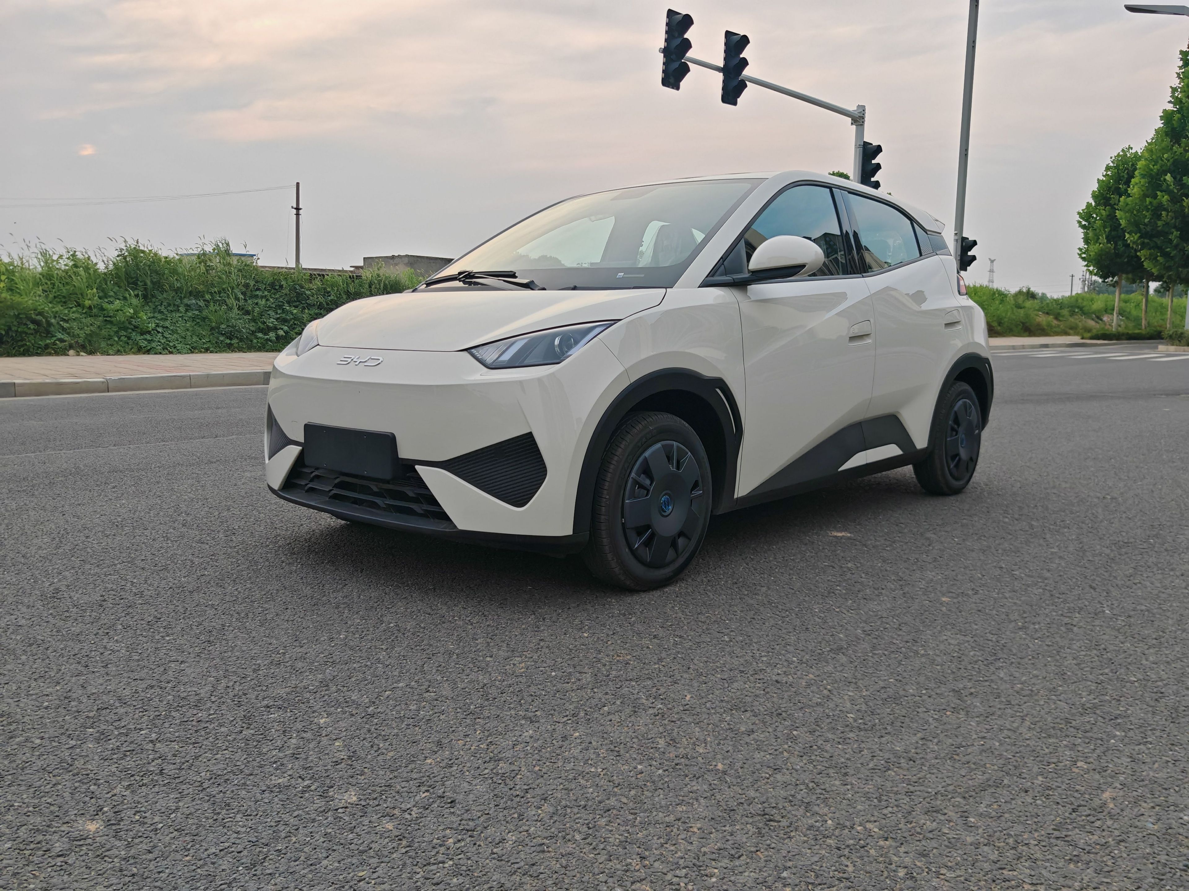 Unter der Vorderseite des Autos