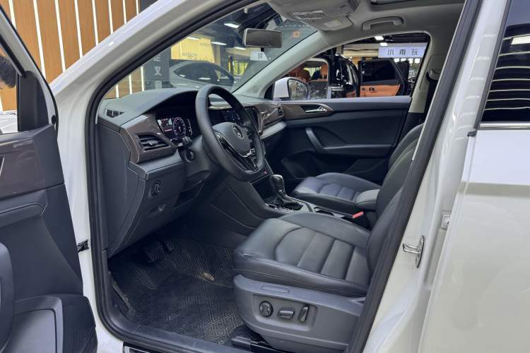 Used Volkswagen Tharu 2021 280TSI Two-Wheel-Drive Flagship Edition
