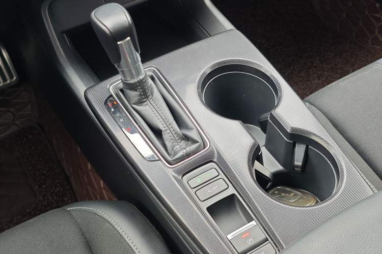 Used Honda Civic 2022 240TURBO CVT Dynamic Edition Gear Lever