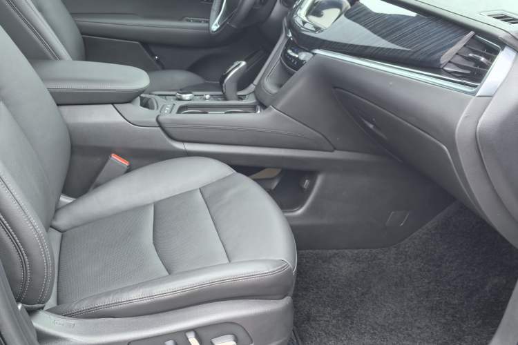 Used Cadillac XT6 2022 2.0T Six-Seater Four-Wheel Drive Luxury Version