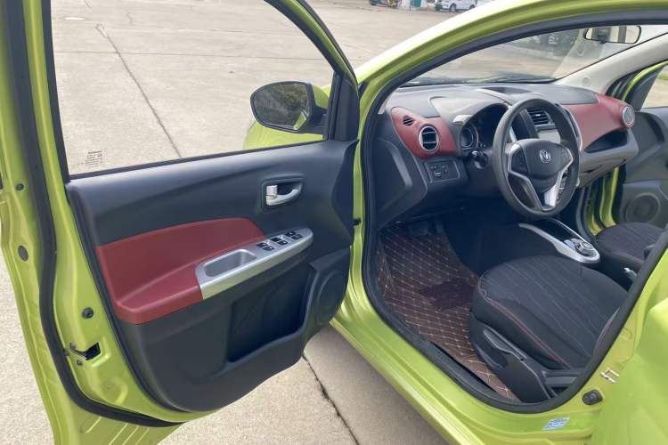 Used CHANGAN Benni 2015 1.4L IMT Sunroof Version China IV Standard
