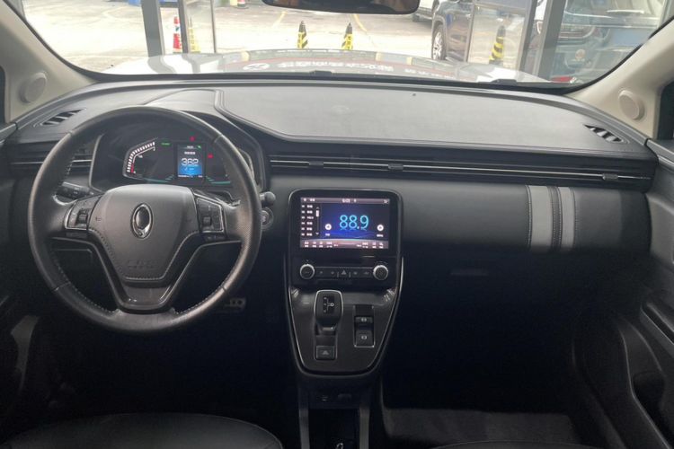 Used ORA iQ 2018 Smart Connectivity Model