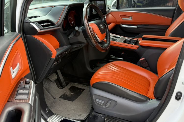 Used Toyota SIENNA 2023 2.5L Hybrid Comfort Edition
